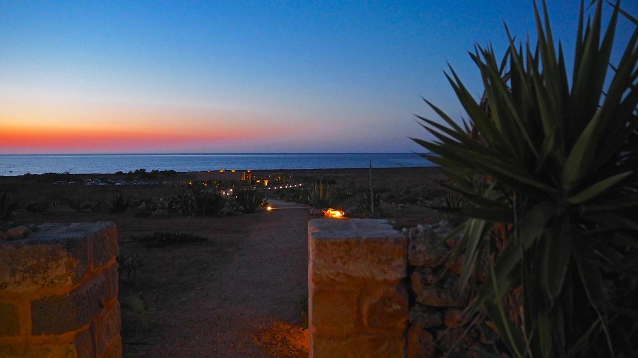 Dimora Cala del Pozzo Bed and Breakfast Favignana Esterno foto